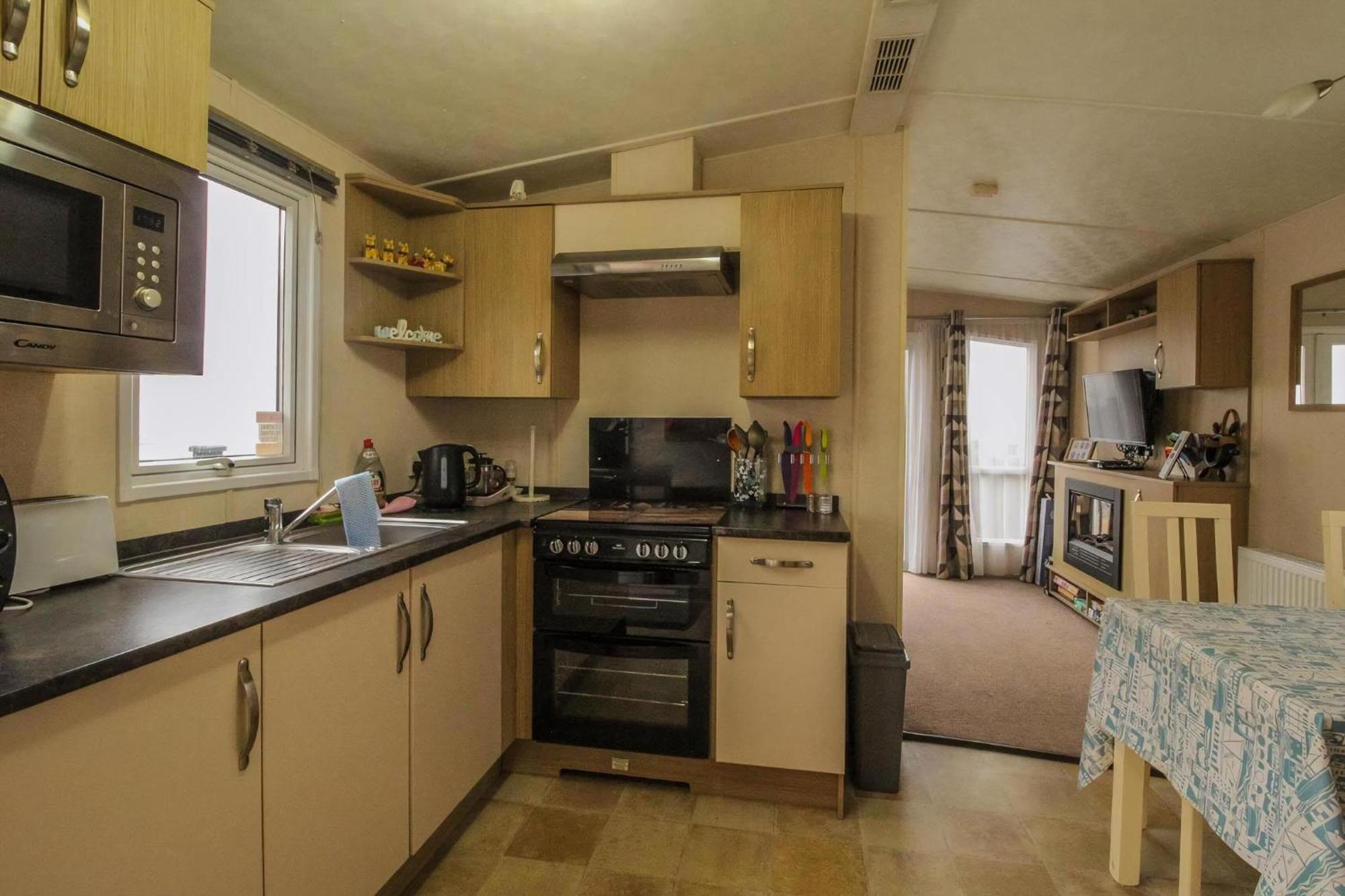 6 Berth Luxury Caravan With Full Sea Views At Azure Seas In Suffolk Ref 32069Az Hotel Лоустофт Екстериор снимка